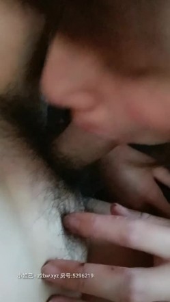 【跟老婆闺蜜偷情】乡间小路上，一堆野鸳鸯车震，撒尿舌吻，紧张刺激，快活似神仙无套内射 截图8