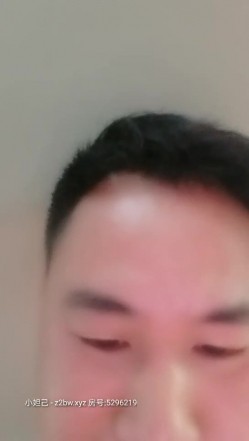 【跟老婆闺蜜偷情】乡间小路上，一堆野鸳鸯车震，撒尿舌吻，紧张刺激，快活似神仙无套内射 截图9