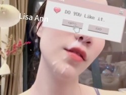 顶级性感尤物女神【LisaAnn】群P淫乱盛宴，绿帽老公带小母狗娇妻体验多跟肉棒的快感 被干的哭腔呻吟 极度淫骚 截图1