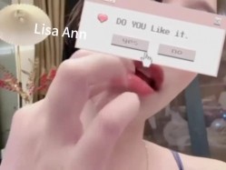 顶级性感尤物女神【LisaAnn】群P淫乱盛宴，绿帽老公带小母狗娇妻体验多跟肉棒的快感 被干的哭腔呻吟 极度淫骚 截图4