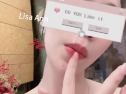 顶级性感尤物女神【LisaAnn】群P淫乱盛宴，绿帽老公带小母狗娇妻体验多跟肉棒的快感 被干的哭腔呻吟 极度淫骚 截图12