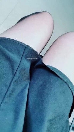 【漂亮女老师】川大24岁英语老师~上课大黑牛狂喷水~1举2得~！~学位证大胆亮出来，985就是厉害 截图10