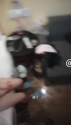【第一视角探花】肤白貌美，一对美乳更让我啧啧惊叹，服务上也没有偷工减料，这钱花的值 截图4