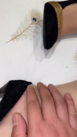 极品御姐女神丝袜母狗【小语】啪口丝袜足交性爱私拍流出 完美露脸 截图6