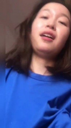 嫂子你真美，嫂子你真浪，女上位风骚地摇摆，还笑着问问咧：‘爽不爽’，‘要得’！ 截图10