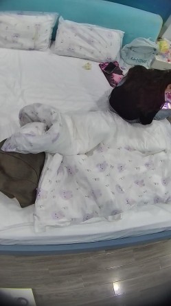 酒店高清偷拍眼镜御姐范眼镜白领姐姐下班幽会胖领导勤快的铺好床单洗香香后被操两次 截图3