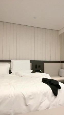 酒店女神，醉生梦死的每一天，羡煞众人，【03年安琪拉表妹】，夜店狂欢，喝醉都吐了，酒店啪啪 截图12