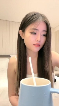 酒店女神，醉生梦死的每一天，羡煞众人，【03年安琪拉表妹】，夜店狂欢，喝醉都吐了，酒店啪啪 截图13