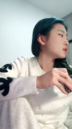 爆乳校花 首次被干【憨宝宝】男友搞完 又约大哥搞 自慰啪啪 逼毛浓厚好性感 爽的很 截图1