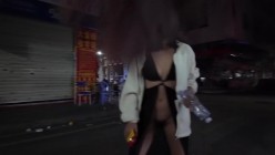 深夜出门吃夜宵，【cikaimoonLiWaynix】城市露出，被路人拿手机拍摄，大叔们看傻眼了，刺激 截图14