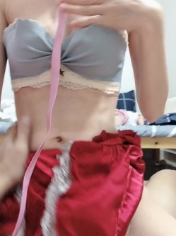 豆蔻年华、粉一样的身体，不图你身姿图什么，女上位、后入做爱贼爽，鸡鸡上全是淫浆！ 截图9