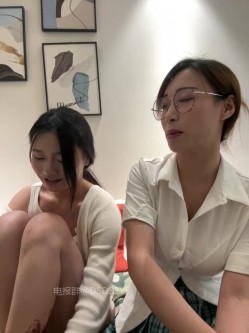 ️清纯主播【202509yoyo】表姐带着表妹下海直播、在线教口活、练习做爱姿势 截图14