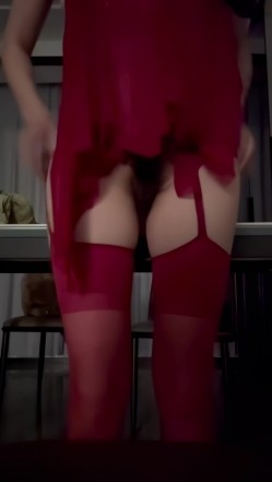 抖音骚逼少妇【璐璐本璐（是小葵呀）】车里发情掰逼展示，高跟丝袜放尿，榨精小鲜肉，粉丝收藏版 截图5