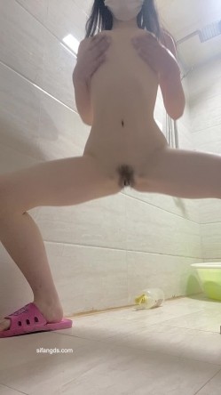 推特新晋舞姬【糖糖】独家定制福利，怼镜头掰穴顶胯裸舞自慰 截图11