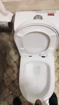骚气少妇酒店和炮友JQ啪啪，口交上位骑乘猛坐快速抽插高潮喷水，很是诱惑喜欢不要错 截图12