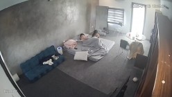 黑客破解家庭网络摄像头偷拍住毛坯房的年轻情侣疯狂做爱有时一天做爱几次 截图7