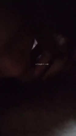 《重磅 隐私曝光》渣男分手后报复流出~徐州学生妹小赵与校男友不雅露脸自拍~毒龙肛交SM野战教室口交~挺好的妹子被调教狠反差 截图5
