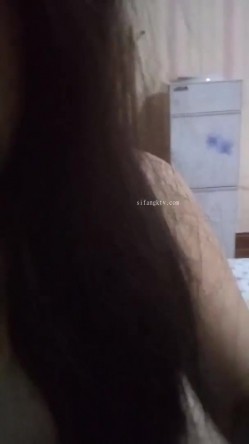 《重磅 隐私曝光》渣男分手后报复流出~徐州学生妹小赵与校男友不雅露脸自拍~毒龙肛交SM野战教室口交~挺好的妹子被调教狠反差 截图9