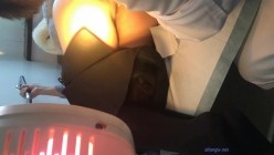 国内医院偷拍女性检查身体-黑丝袜兔绒大衣富家太太,第一次把私处给男医生看,紧张的把护栏紧紧抓着 截图2