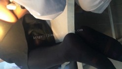 国内医院偷拍女性检查身体-黑丝袜兔绒大衣富家太太,第一次把私处给男医生看,紧张的把护栏紧紧抓着 截图10
