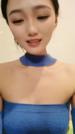 露脸新人妹子双手搓胸，挤挤奶子特写蝴蝶逼，不停的按摩阴蒂小小粉蝴蝶 截图2