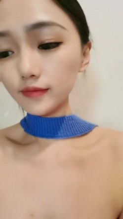 露脸新人妹子双手搓胸，挤挤奶子特写蝴蝶逼，不停的按摩阴蒂小小粉蝴蝶 截图3