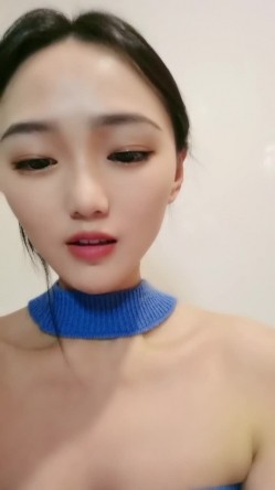 露脸新人妹子双手搓胸，挤挤奶子特写蝴蝶逼，不停的按摩阴蒂小小粉蝴蝶 截图11