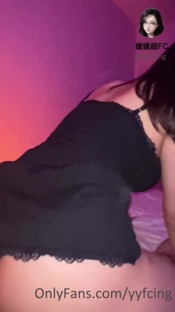 ️某股份公司小前台，眼镜反差美女【媛媛超FC】门槛福利，各种露脸性爱，女上位腰部扭的特别有力 截图9