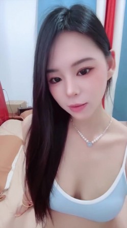 极品清纯女神【奶油桃子】高颜值 销魂玉体 小粉逼 圆润坚挺美乳 掰穴跳弹自慰流白浆 截图9