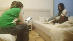 【年少不知阿姨香】，黑框眼镜知性人妻，极品美乳，乳头小，高跟裸体 截图1