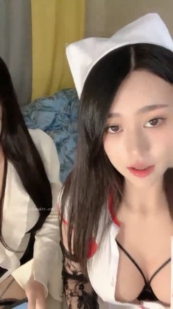 重磅推荐~新人【大乔小乔陪你玩】逆天颜值~看的鸡儿想喷火大长腿美女，赚翻！ 截图2