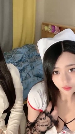 重磅推荐~新人【大乔小乔陪你玩】逆天颜值~看的鸡儿想喷火大长腿美女，赚翻！ 截图5