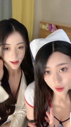 重磅推荐~新人【大乔小乔陪你玩】逆天颜值~看的鸡儿想喷火大长腿美女，赚翻！ 截图6