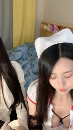 重磅推荐~新人【大乔小乔陪你玩】逆天颜值~看的鸡儿想喷火大长腿美女，赚翻！ 截图13