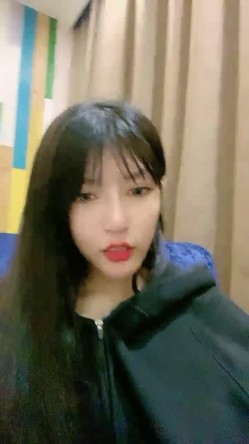 高颜值女神【七喜少女】豪华酒店里面自慰，白虎骚逼，说话奶声奶气的 截图1