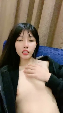 高颜值女神【七喜少女】豪华酒店里面自慰，白虎骚逼，说话奶声奶气的 截图7