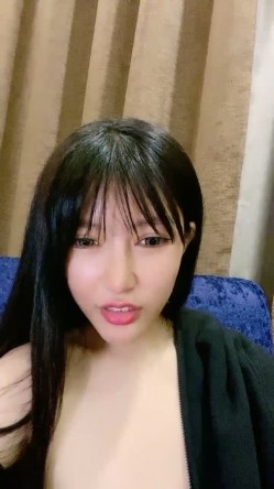 高颜值女神【七喜少女】豪华酒店里面自慰，白虎骚逼，说话奶声奶气的 截图9