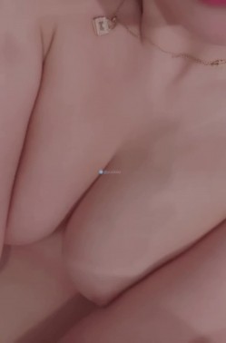 秀人清纯甜美极品模特【唐安琪】超大尺度泄密，与金主1V1露奶露逼露脸娇喘自摸呻吟 截图13