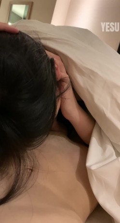 泡良大神『YESU』爆操反差白富美御姐女神合集，表面装的一本正紧 内心其实渴望被大鸡巴操 被肆意蹂躏羞辱的小母狗 截图16
