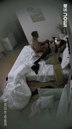 酒店偷拍极有韵味女孩换上战袍挨三顿操还被录视频 截图5