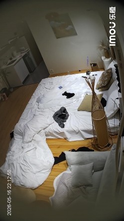 酒店偷拍极有韵味女孩换上战袍挨三顿操还被录视频 截图9