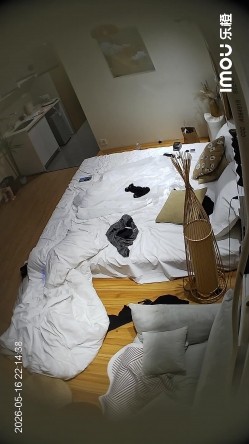 酒店偷拍极有韵味女孩换上战袍挨三顿操还被录视频 截图11