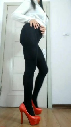 快手骚少妇【风姐舞蹈】裸体广场舞，淫语诱惑，熟女大长腿 截图11