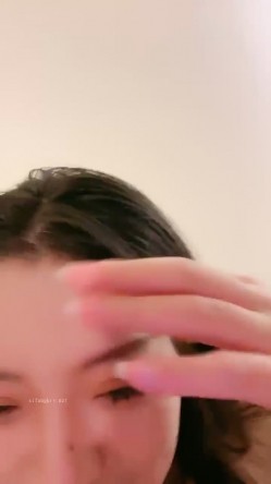 【强烈推荐 ️一饱眼福】人气高颜女神『奶球』携保时捷车模闺蜜下海捞金 两姐妹天天轮番被干 无套内射 全裸出镜 截图2