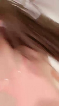 【强烈推荐 ️一饱眼福】人气高颜女神『奶球』携保时捷车模闺蜜下海捞金 两姐妹天天轮番被干 无套内射 全裸出镜 截图3