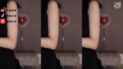 【斗鱼现役网红主播 南妹儿】女神的颤抖 整个奶子都要抖出来了 热舞走光被封合集 截图12