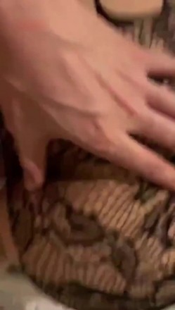 极品少妇熟女风韵犹存美妇 ️徐阿姨酒店与情人啪啪口交足交发出啵啵的淫荡声音 很是淫荡 截图7