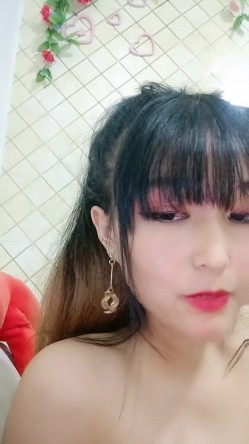 【乳娘】良家少妇刚刚生下小宝贝要在奶水期自己奶自己吃 自慰骚逼淫水直流 截图1