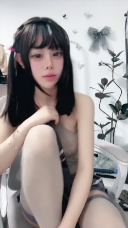 07年女大反差校花【小欣】M属性 滴蜡 道具 喷水 截图11