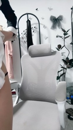 07年女大反差校花【小欣】M属性 滴蜡 道具 喷水 截图12